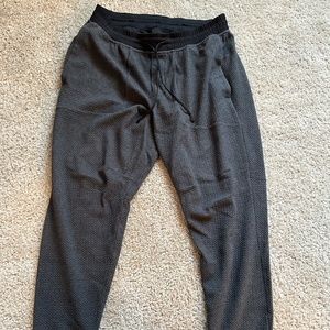 LULULEMON - AT EASE JOGGER - SIZE XL - BLACK